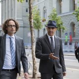 Un office fédéral a violé les droits de la personnalité de Peter Lauener (à gauche), ancien chef de la communication d'Alain Berset. (photo d'archives)